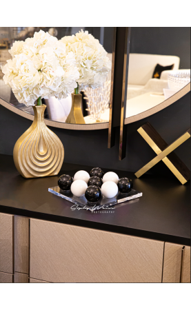  Luxury  Noughts and Crosses - Resin Balls  (Black and White)