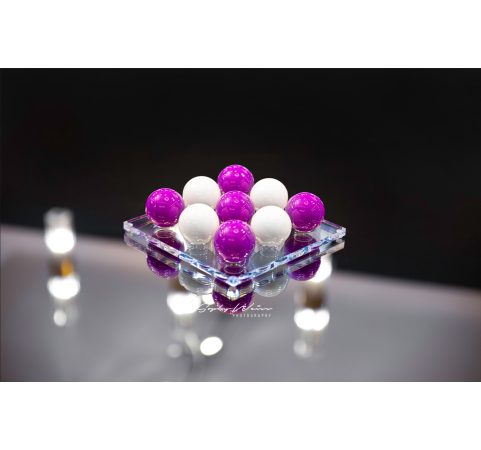  Luxury Noughts and Crosses - Resin Balls (White and Purple)