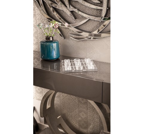 Luxury Acrylic Noughts and Crosses -Tic Tac Toe - X and O Board Game - Silver Luxury Acrylic Noughts and Crosses -Tic Tac Toe - X and O Board Game - Silver